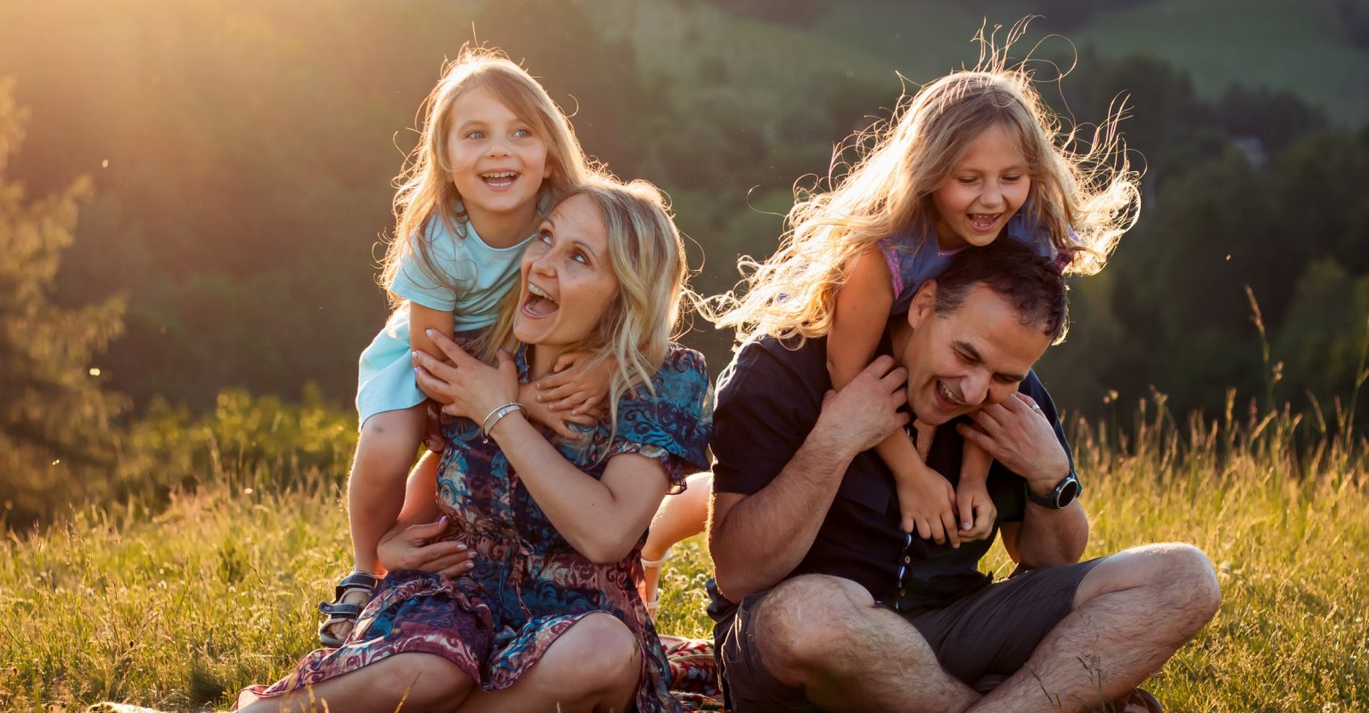 rodzinny spacer w plenerze